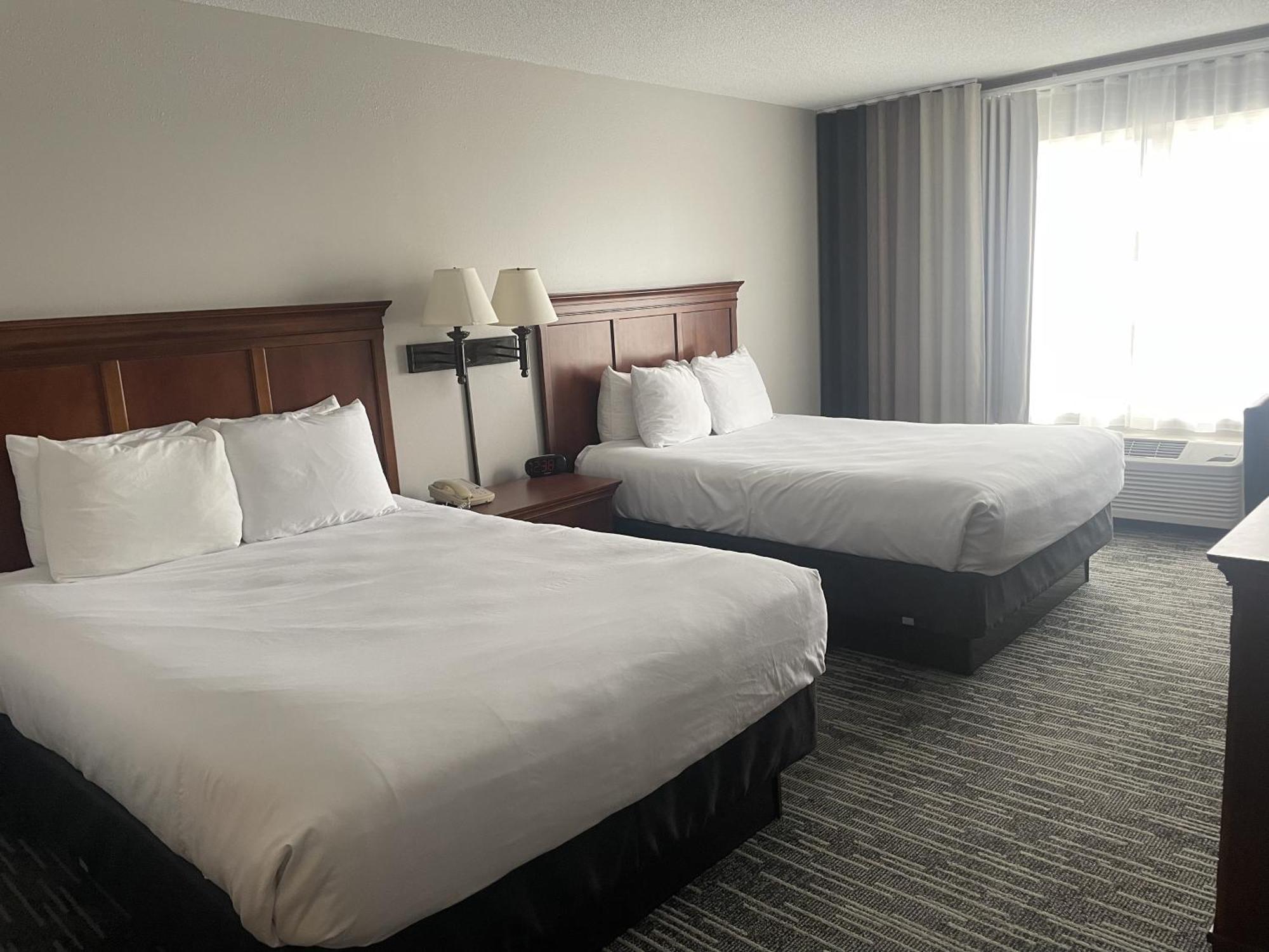 Harmony Inn & Suites ฟอร์ตดอดจ์ ภายนอก รูปภาพ