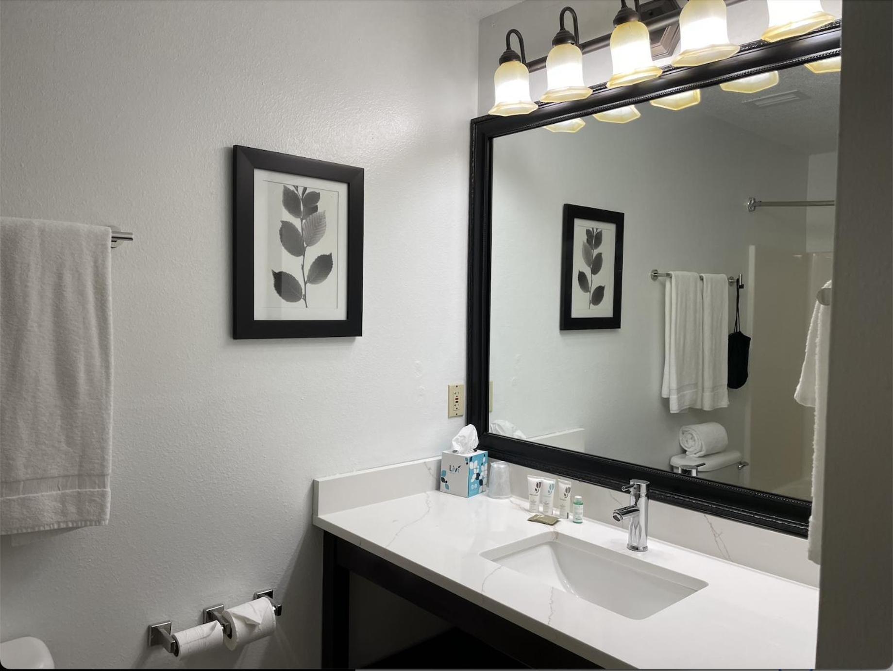 Harmony Inn & Suites ฟอร์ตดอดจ์ ภายนอก รูปภาพ