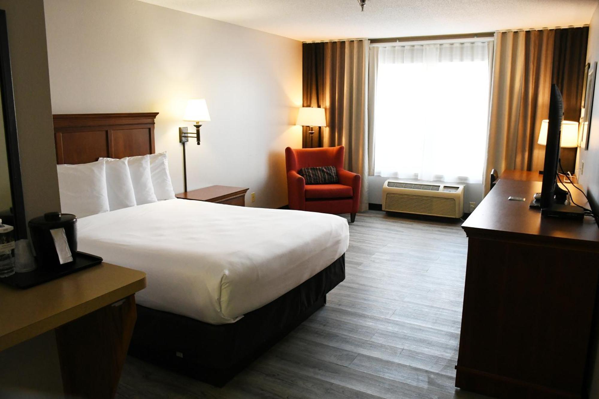 Harmony Inn & Suites ฟอร์ตดอดจ์ ภายนอก รูปภาพ